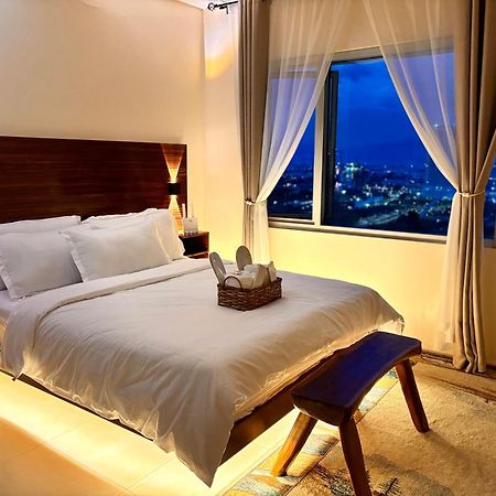 La Amore Place Pasig City Extérieur photo