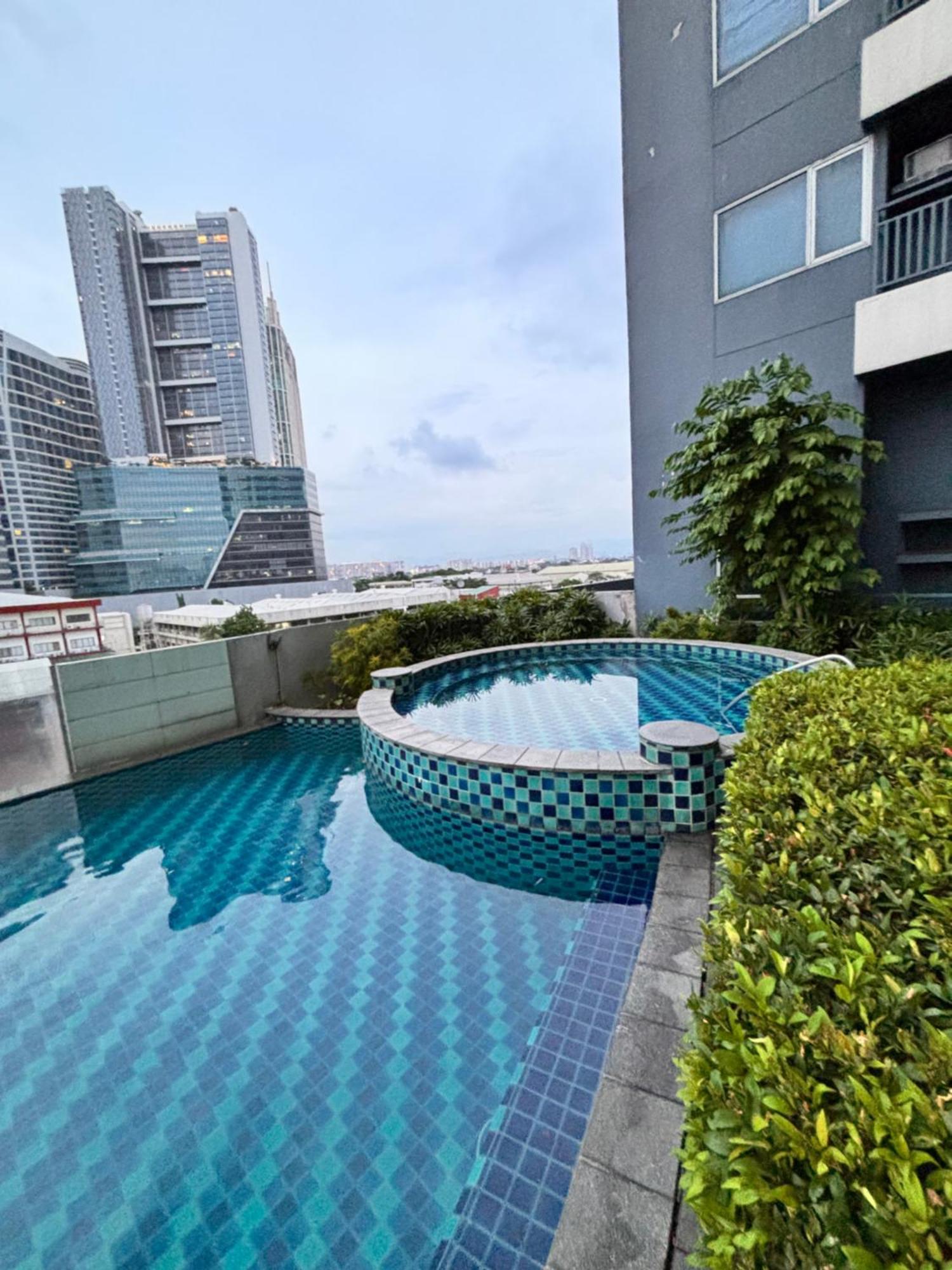 La Amore Place Pasig City Extérieur photo