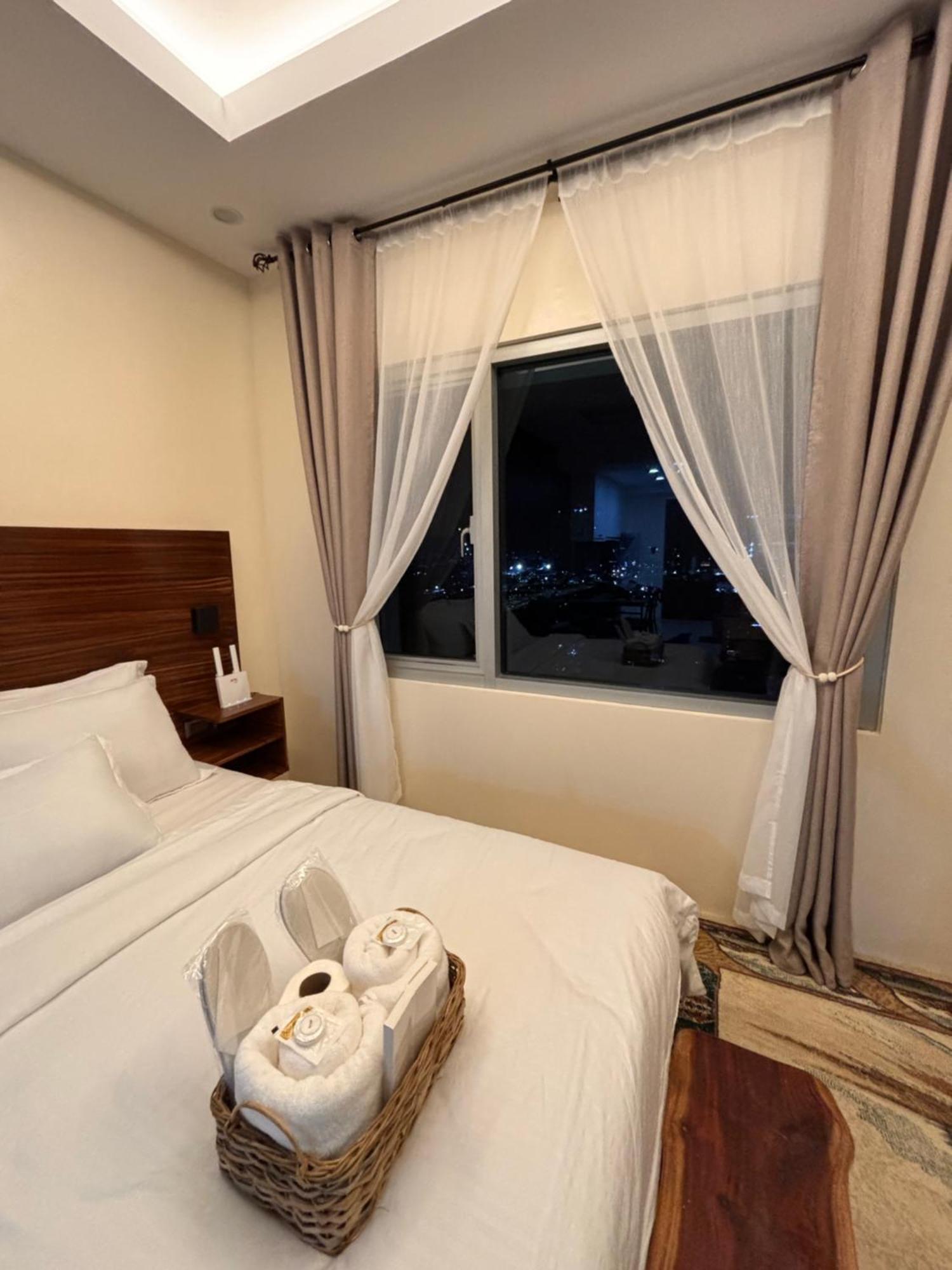 La Amore Place Pasig City Extérieur photo