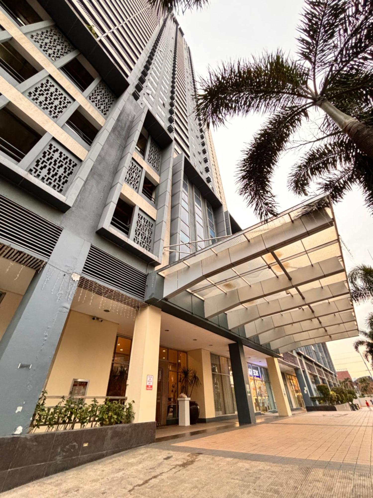 La Amore Place Pasig City Extérieur photo