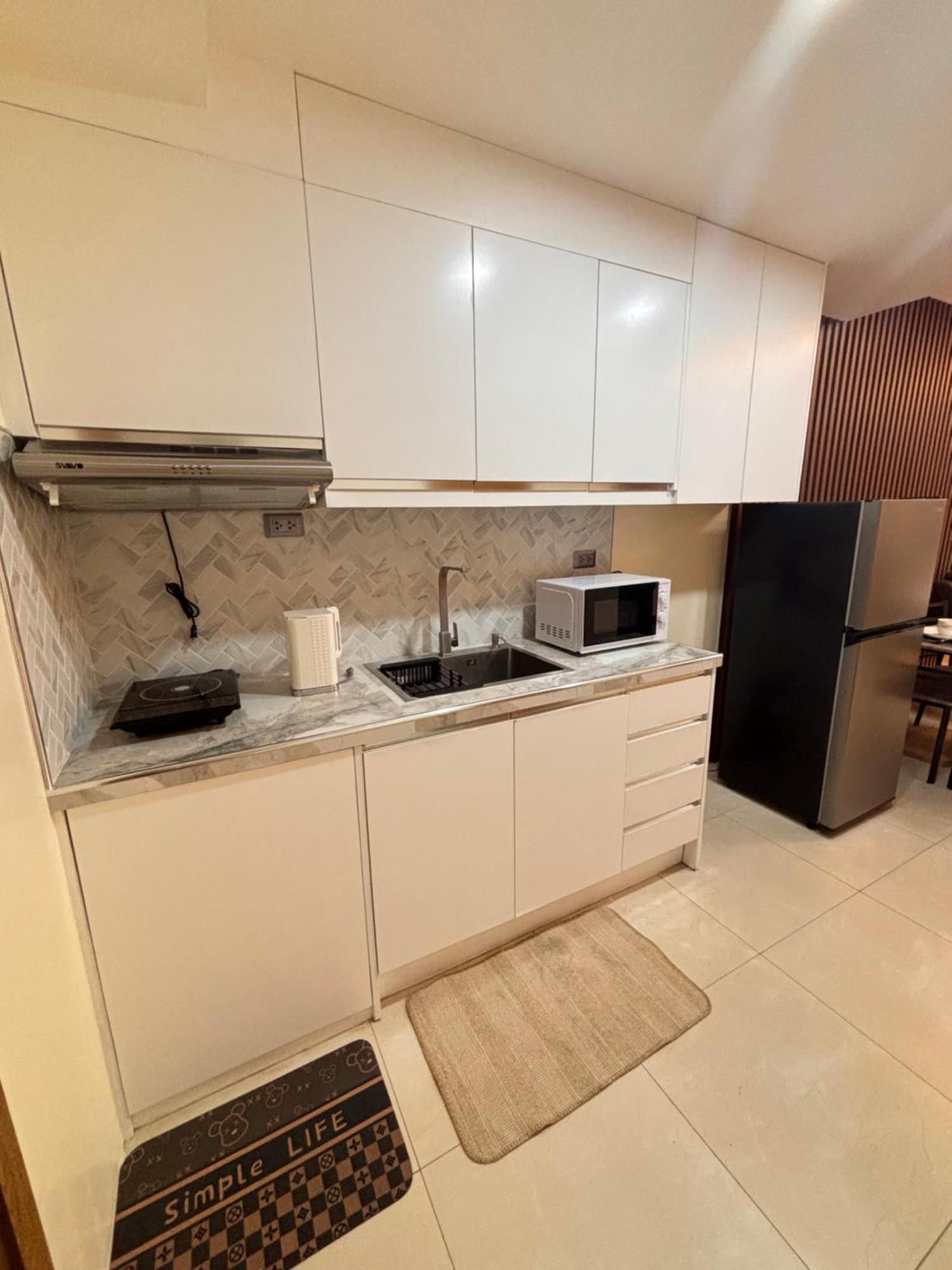 La Amore Place Pasig City Extérieur photo