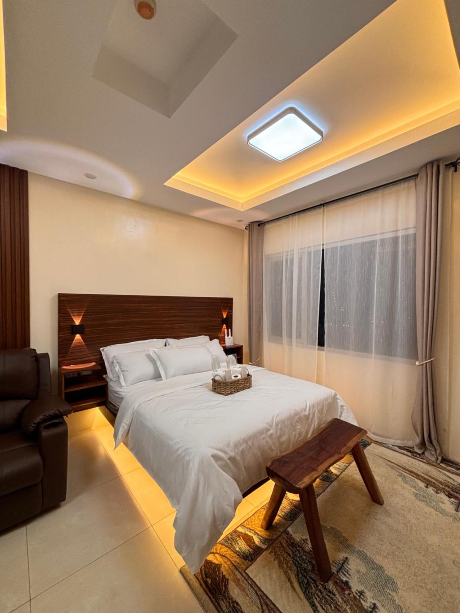 La Amore Place Pasig City Extérieur photo